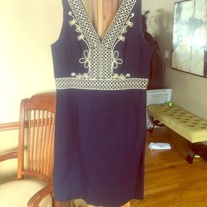 EUC Lilly Pulitzer true navy Aveline V-neck shift